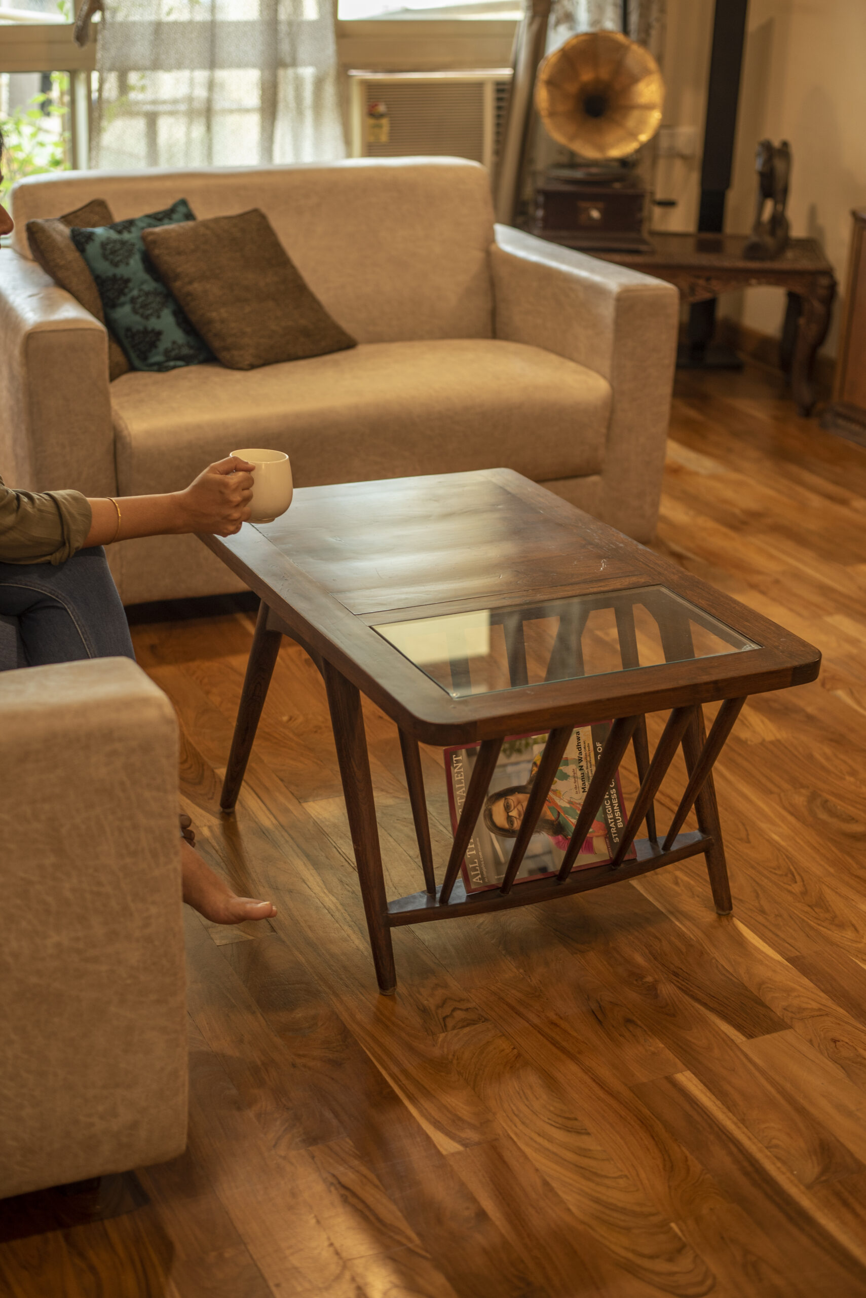 Stylsed-center-table-scaled - Teak wood furniture online shop in Mumbai