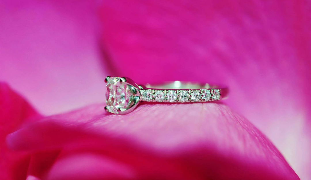 Moissanite Engagement Rings in Canada: A Trendy Choice
