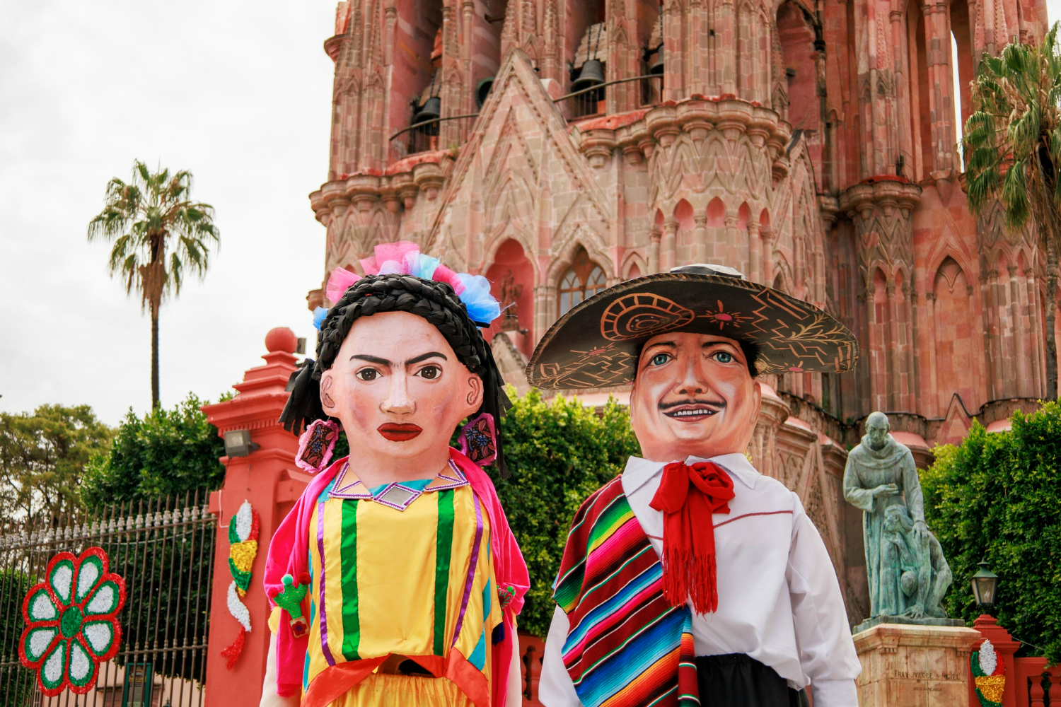 Experience Oaxaca Like Never Before: Dive Deep into Spanish with Hola Everyone Spanish Academy