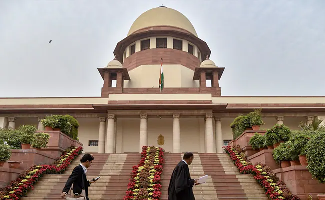 Why It is Beneficial to Hire Supreme Court Lawyers for Bail Issues