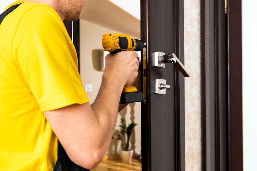 Keep Your Entryway Functional with the Best Garage Door Repair Los Angeles Can Offer